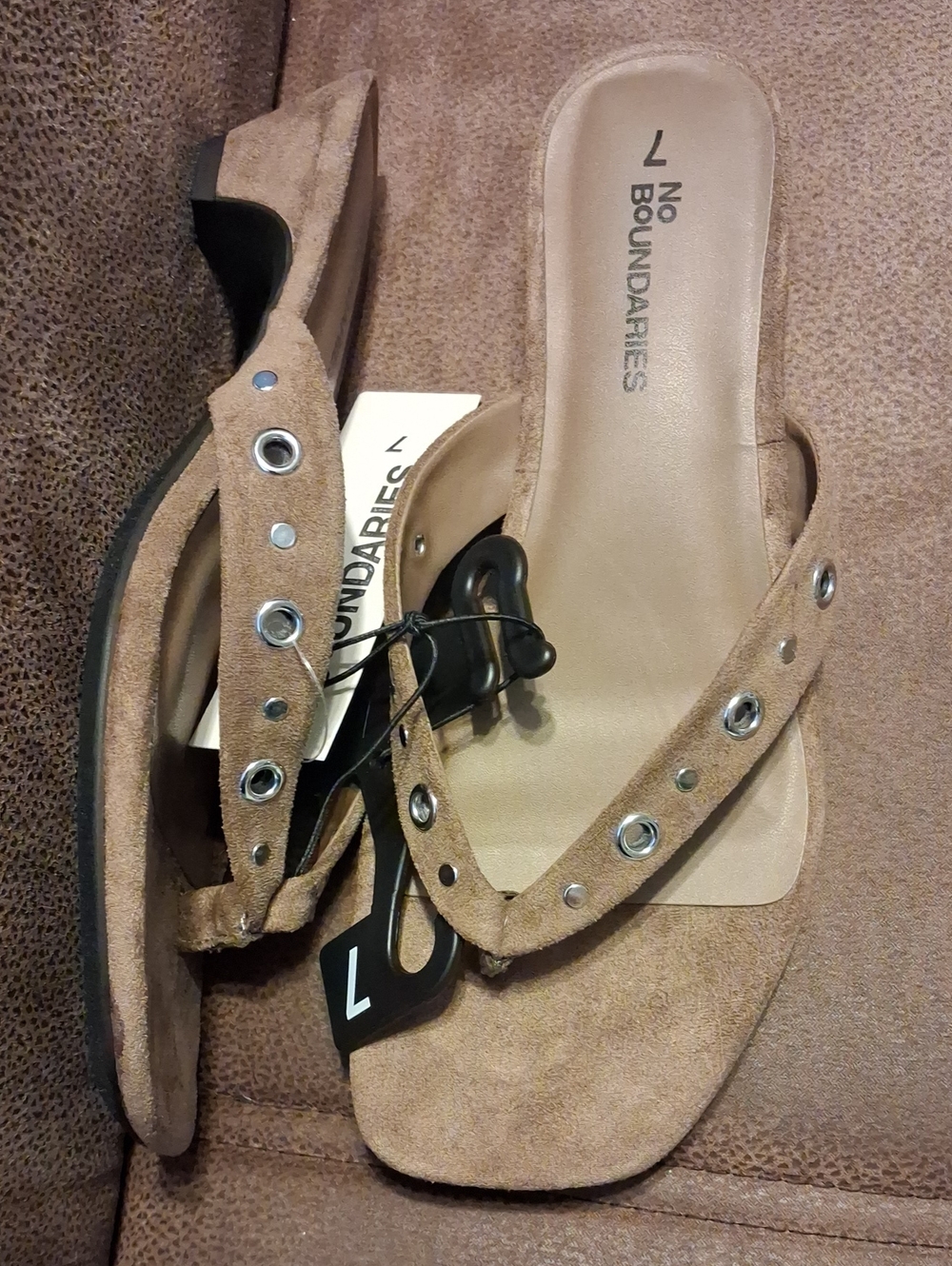 No Boundaries Tan/Taupe Suede Look Grommet Slide Sandals Size 7